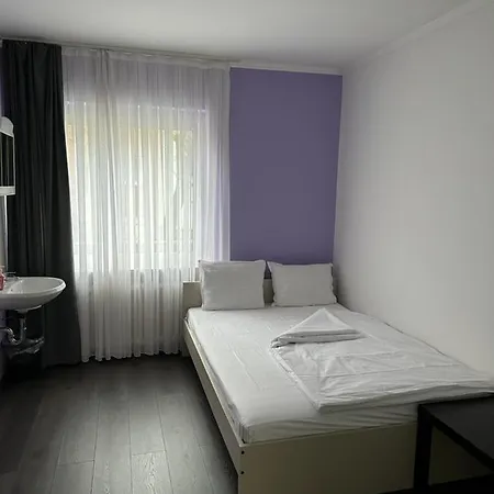Hotel Annis M&p *